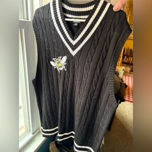 Embroidered bumblebee Vest sweater
